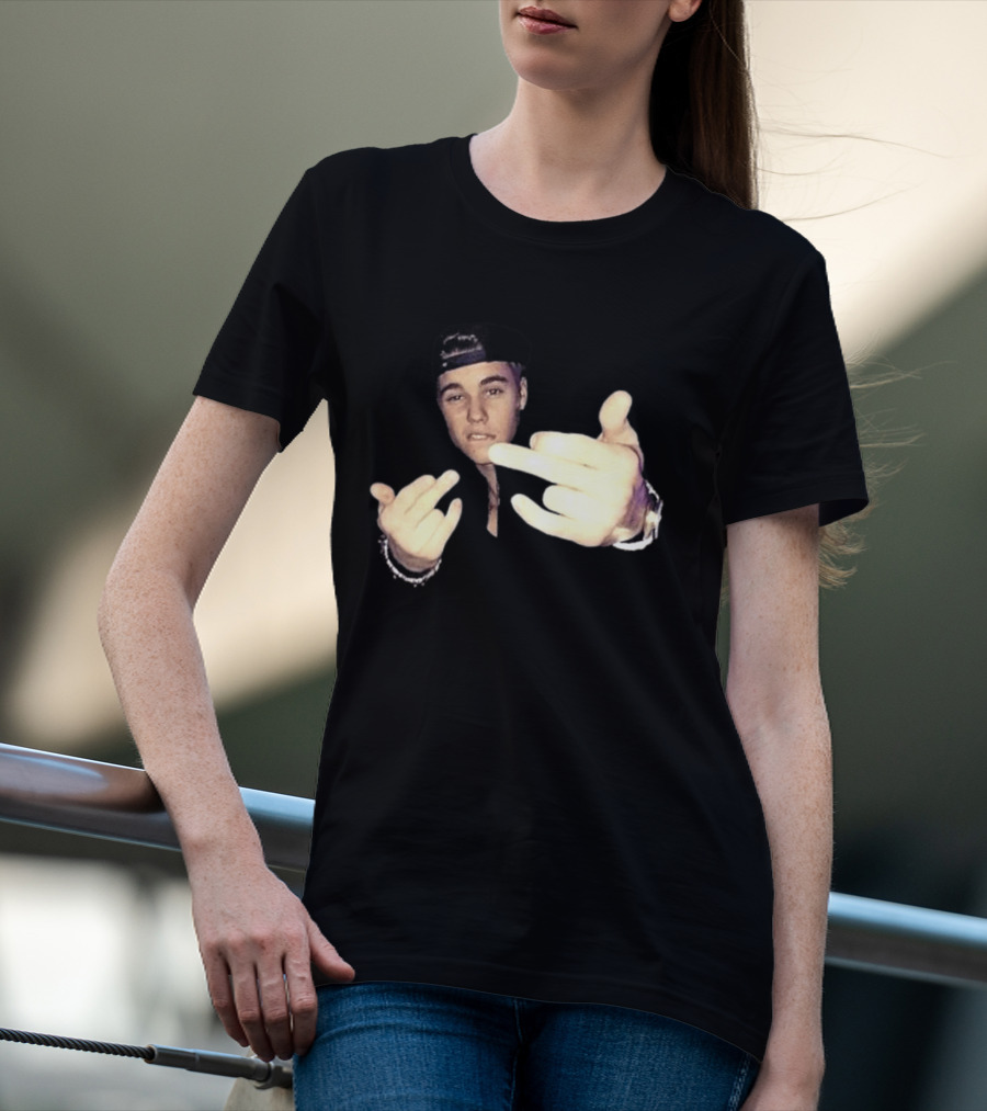 Justin Bieber Middle Finger Gesture Bold Expression T-Shirt