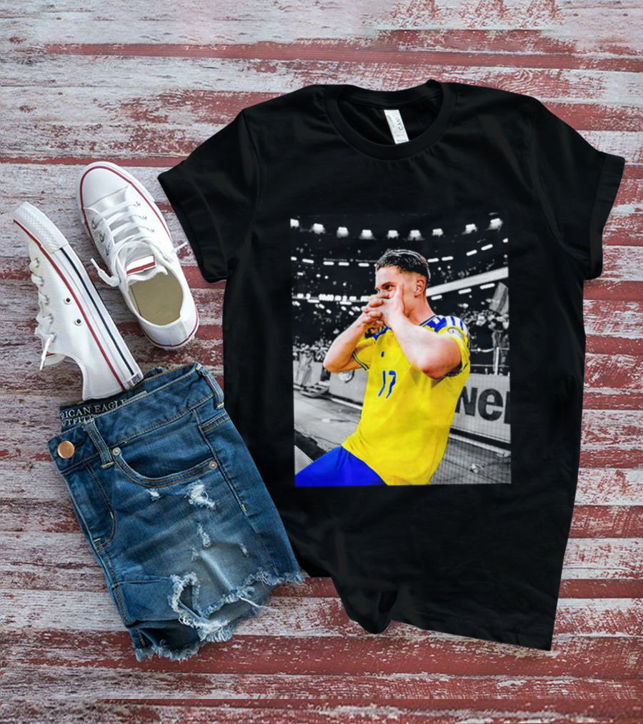 Viktor Gyokeres Sweden Yellow Soccer Jersey Celebration T-Shirt