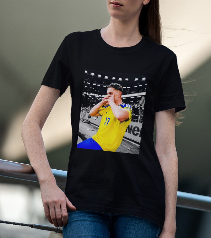 Viktor Gyokeres Sweden Yellow Soccer Jersey Celebration T-Shirt