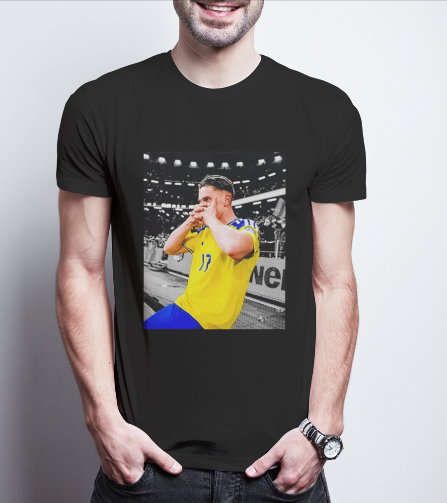 Viktor Gyokeres Sweden Yellow Soccer Jersey Celebration T-Shirt
