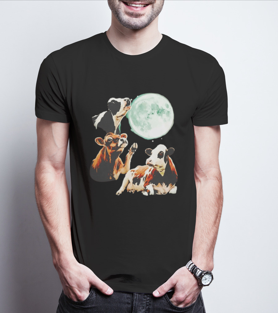 Cow Howling At Moon With Three Cows And Full Moon Scene T-Shirt
