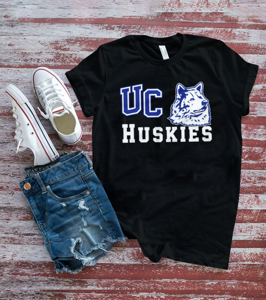 UC Huskies Wolf Head T-Shirt