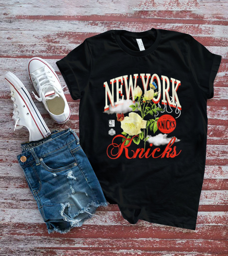 New York Knicks Floral Art With Butterflies And Roses T-Shirt