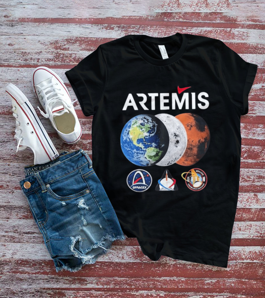 Artemis SpaceX Orion Mission Moon Earth Mars T-Shirt