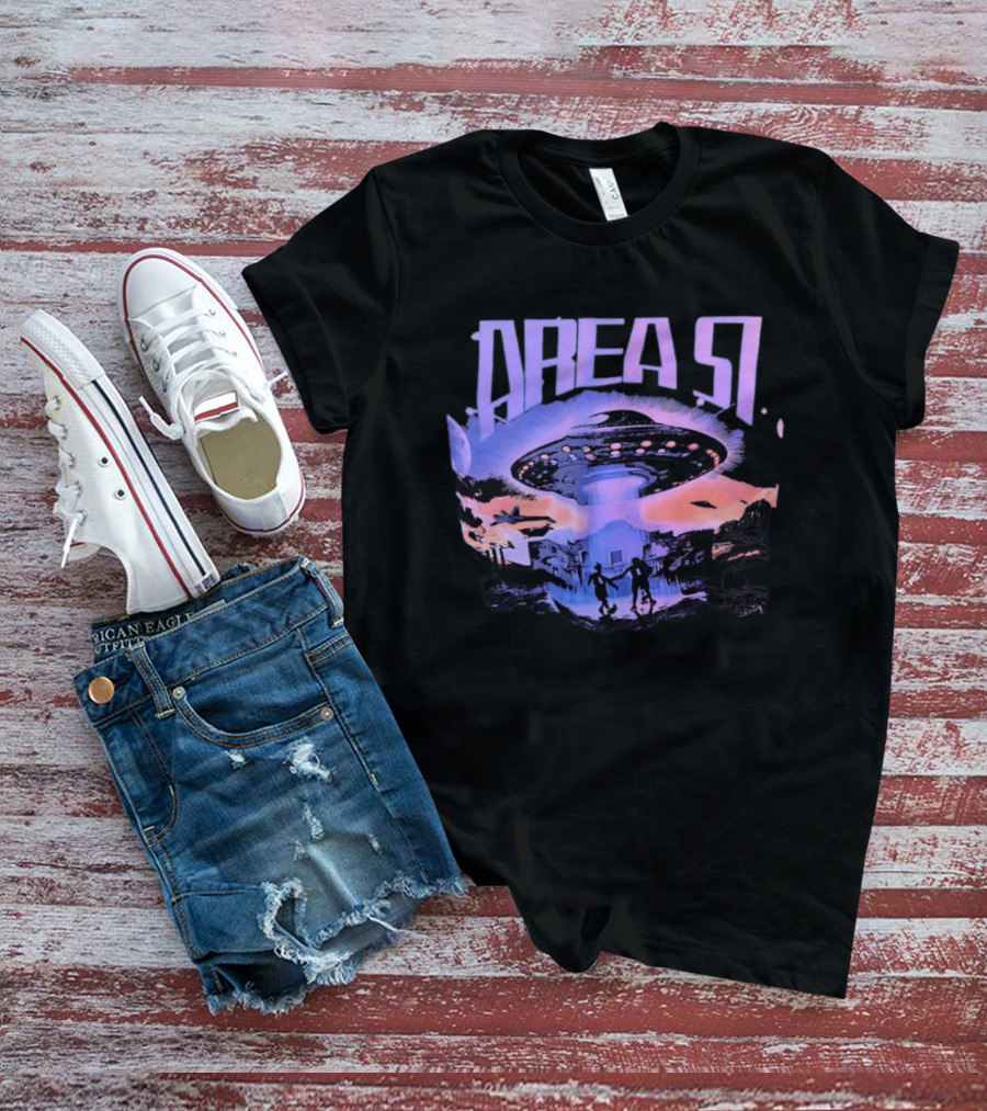 Area 51 UFO Extraterrestrial Invasion Scene T-Shirt