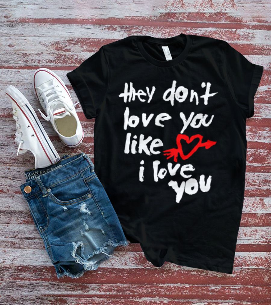 Yeah Yeah Yeahs They Don't Love You Like I Love You Red Heart Arrow T-Shirt