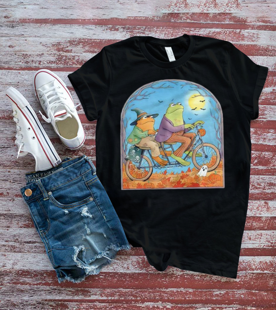 Vintage Frog And Toad Halloween Tandem Bike Moonlit Scene T-Shirt