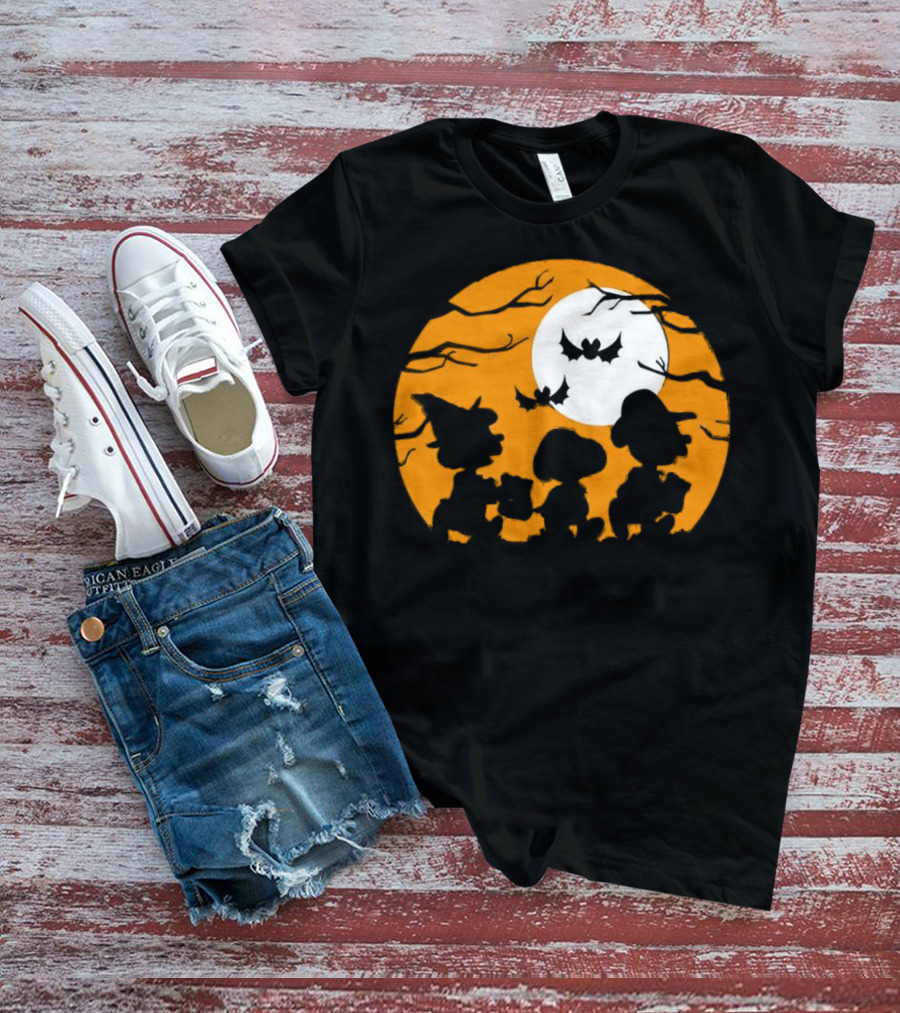 Great Pumpkin Charlie Brown Peanuts Trick Or Treat Halloween Moon Bat Silhouettes T-Shirt