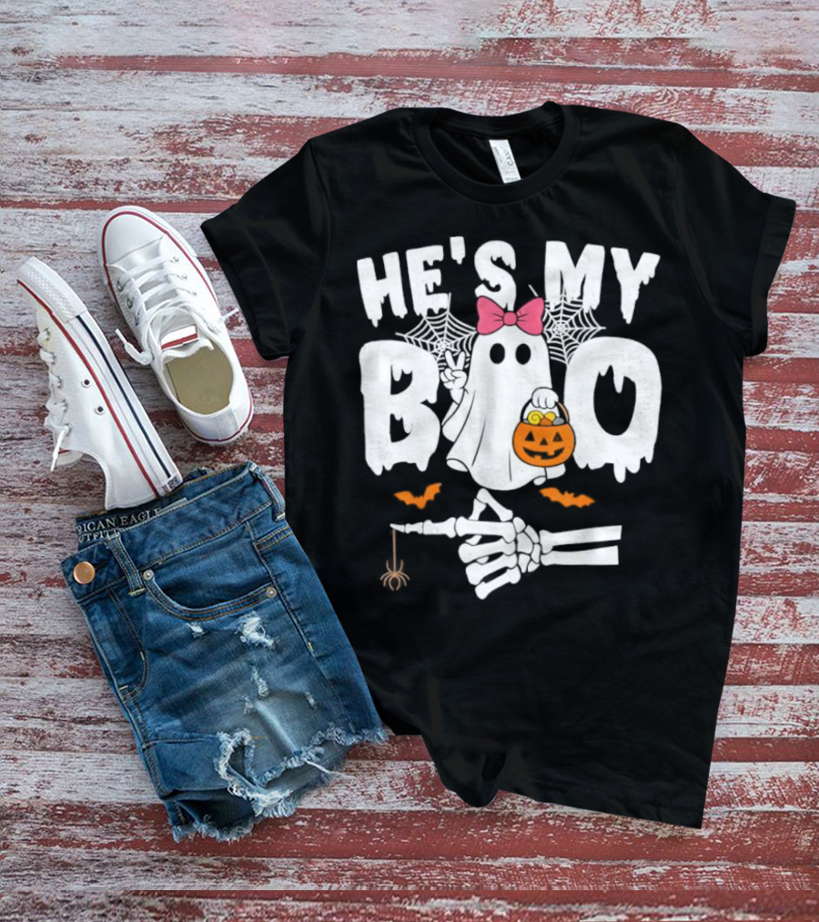 He’s My Boo Pink Bow Ghost With Pumpkin Candy Basket And Skeleton Hand Halloween T-Shirt