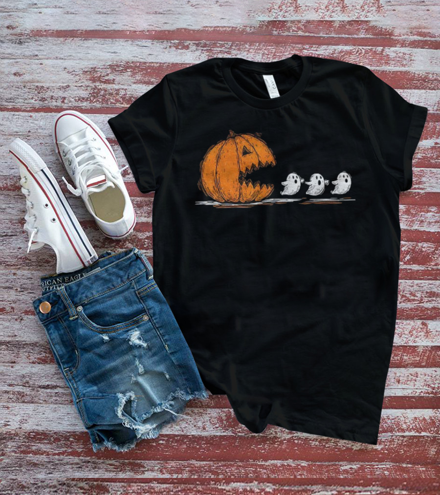 Pumpkin Chasing Ghosts Spooky Season Funny Halloween Vintage T-Shirt