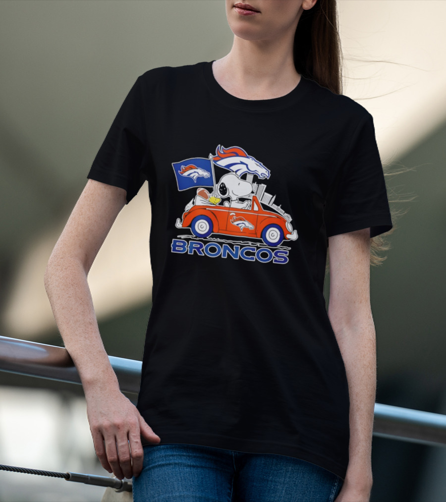 Denver Broncos Snoopy Woodstock Driving Car NFL Peanuts Crossover T-Shirt