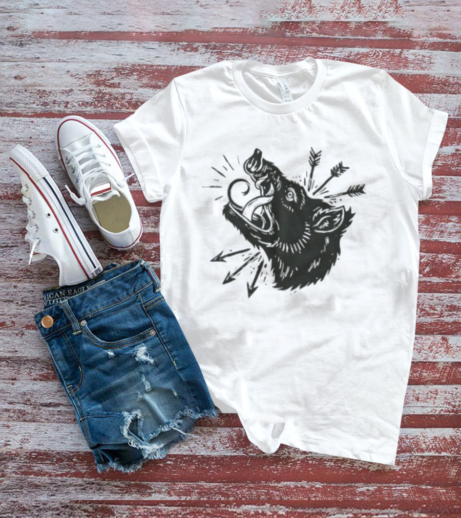 New Wolf Defiant To The End Arrows Illustrating Resilient Howling Wolf T-Shirt