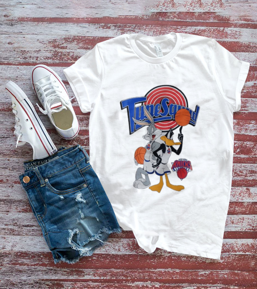 TuneSquad Bugs Bunny Daffy Duck New York Knicks Basketball Sports T-Shirt