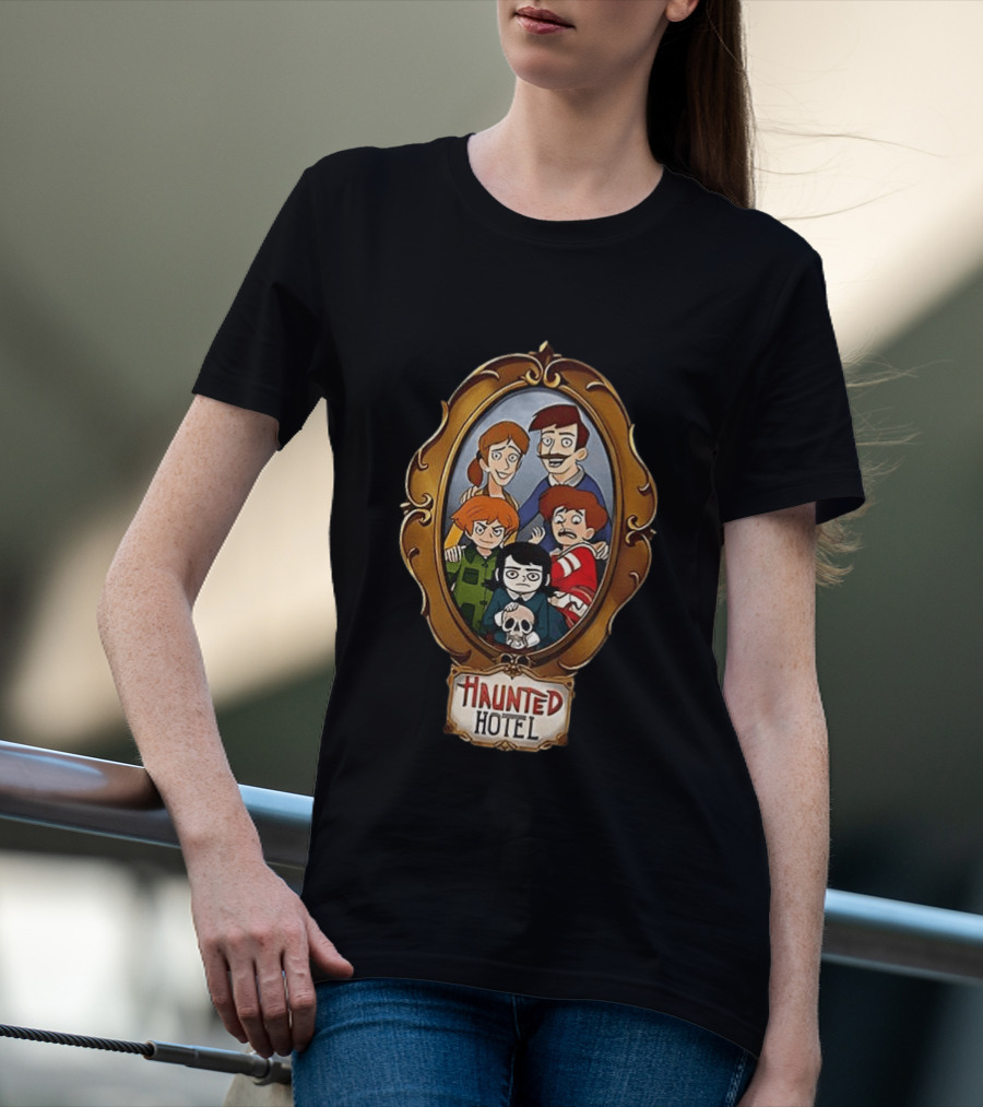 Haunted Hotel Cartoon Family Portrait Frame T-Shirt