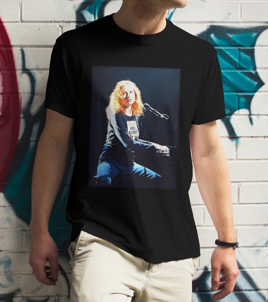 Tori Amos Nice Knodes Singing At Piano Live Performance Photography T-Shirt