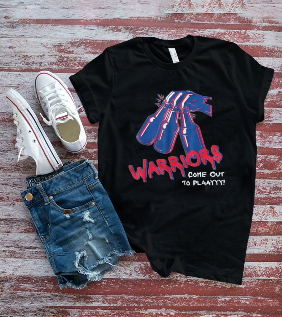 Warriors Come Out To Play New England Patriots Hand Holding Bottles T-Shirt