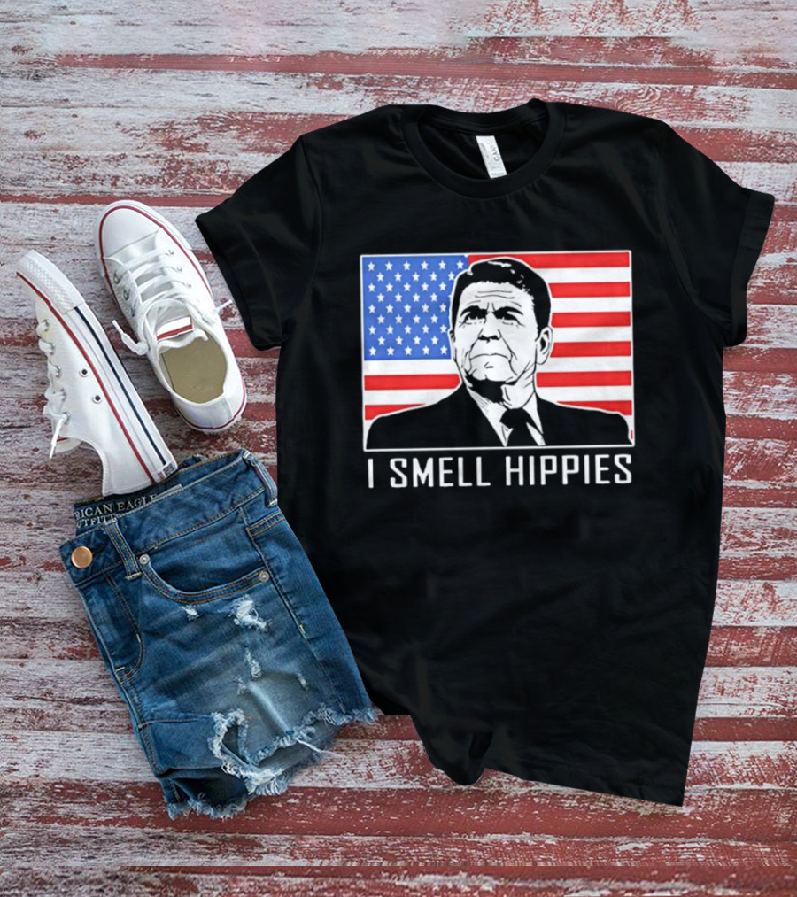 I Smell Hippies Ronald Reagan American Flag Stars And Stripes T-Shirt