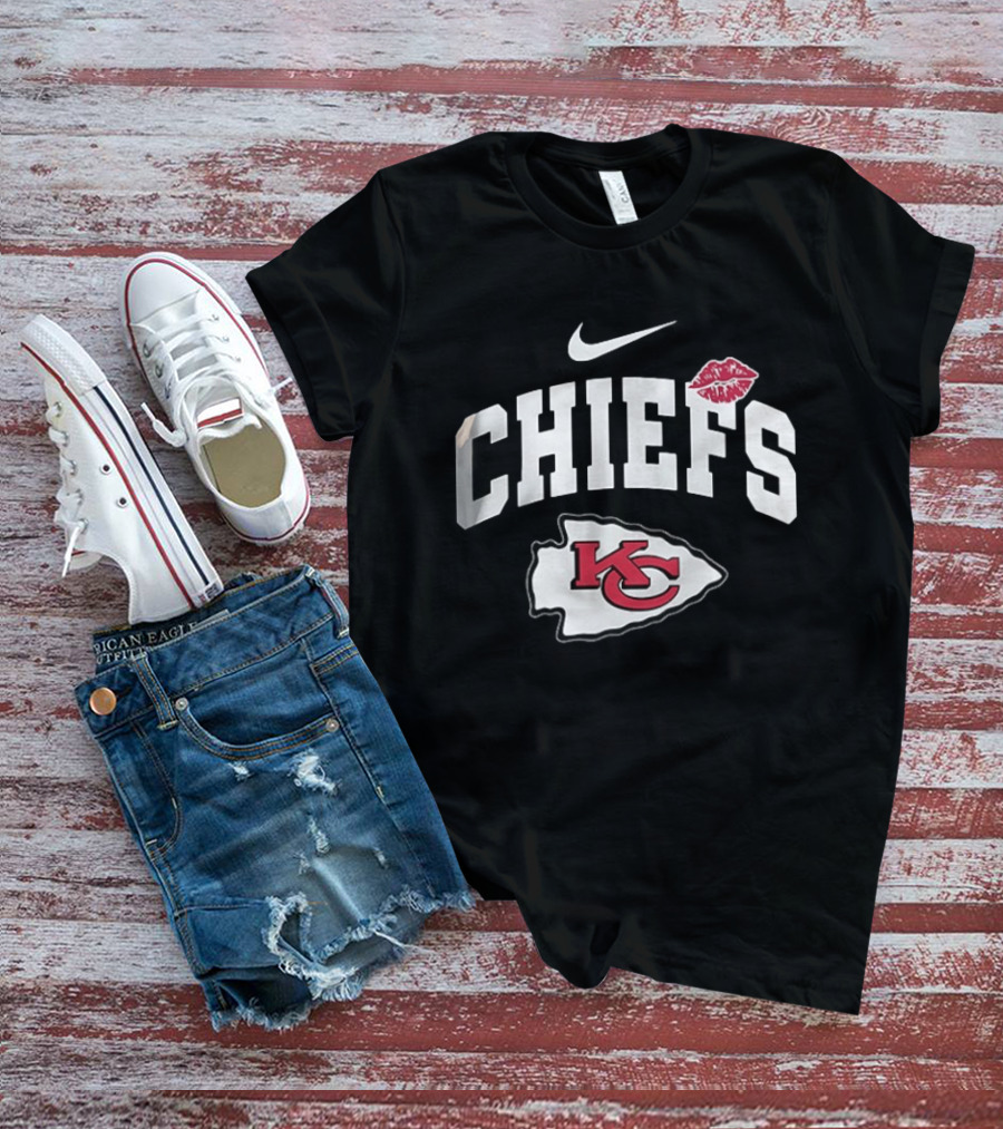 Nike Kansas City Chiefs KC Logo Makeup Lips T-Shirt