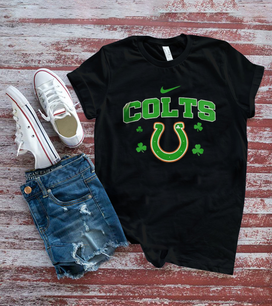 Indianapolis Colts Irish Woman Shamrock Horseshoe Luck Charm T-Shirt