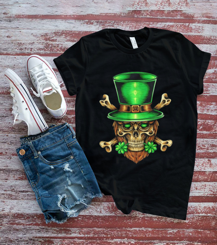 Leprechaun Irish Skull Clover Crossbones Green Top Hat St Patrick's Day T-Shirt