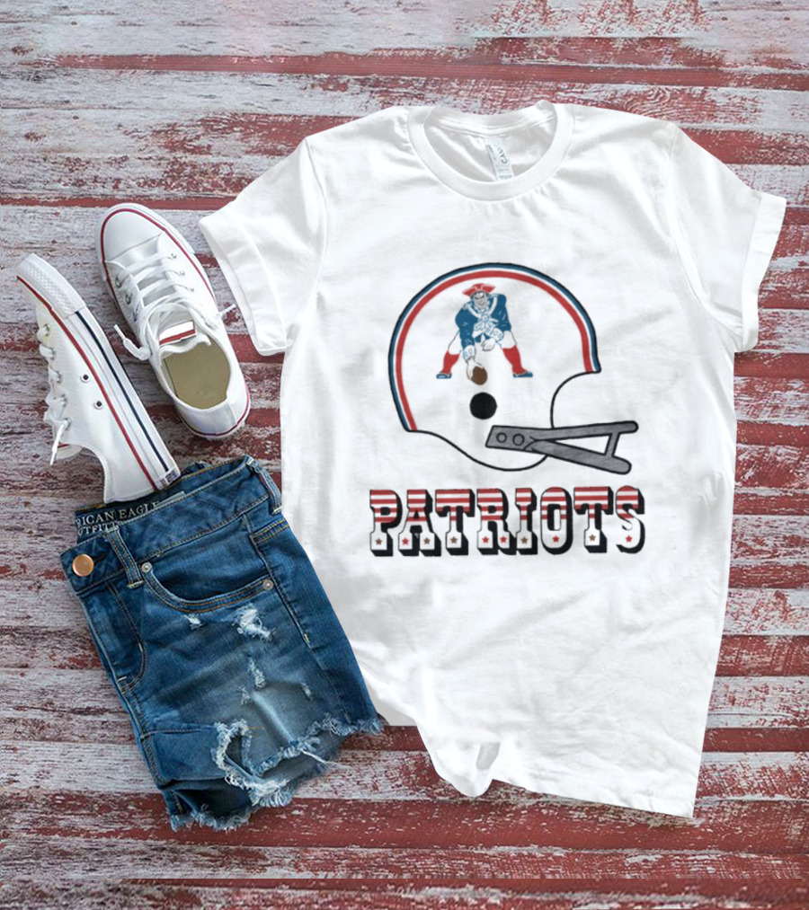 New England Patriots Helmet Throwback T-Shirt