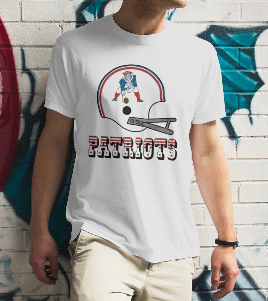 New England Patriots Helmet Throwback T-Shirt
