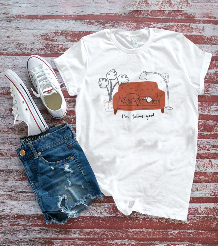 Wituka I'm Feline Good Cat On Couch With Coffee Cup And Lamp T-Shirt