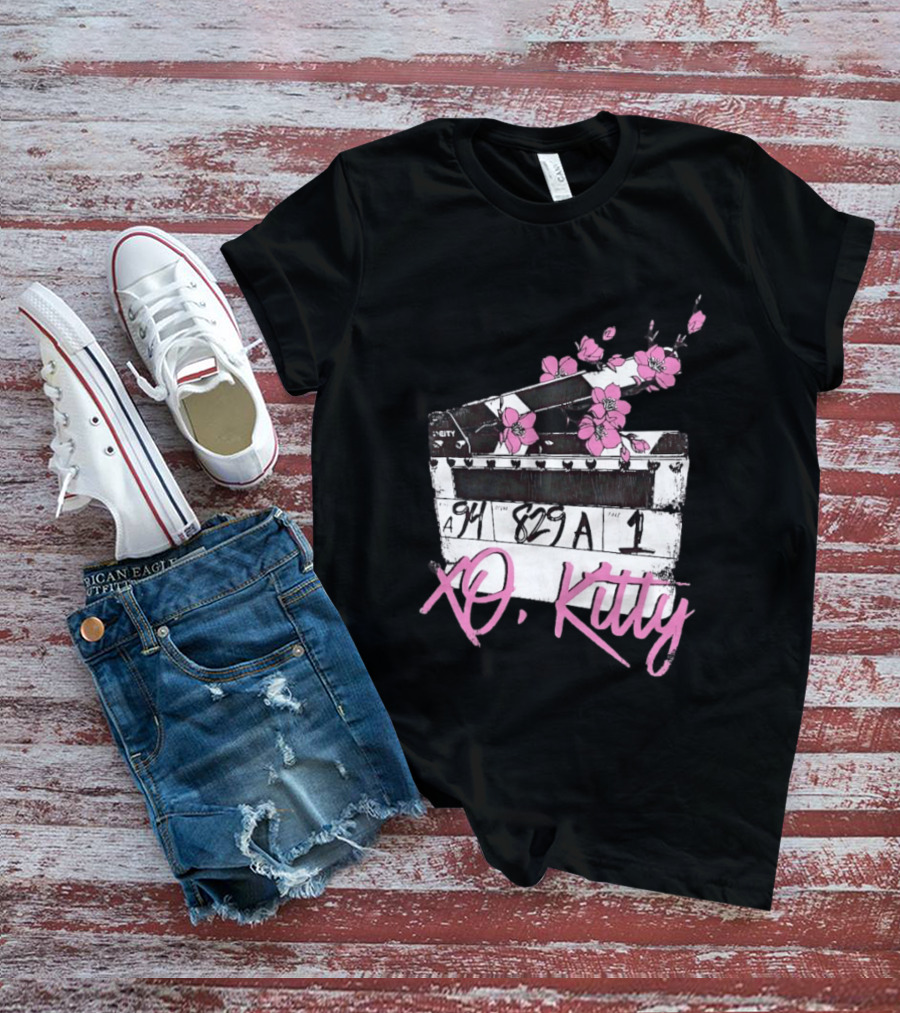 XO Kitty Film Clapperboard With Pink Flowers T-Shirt