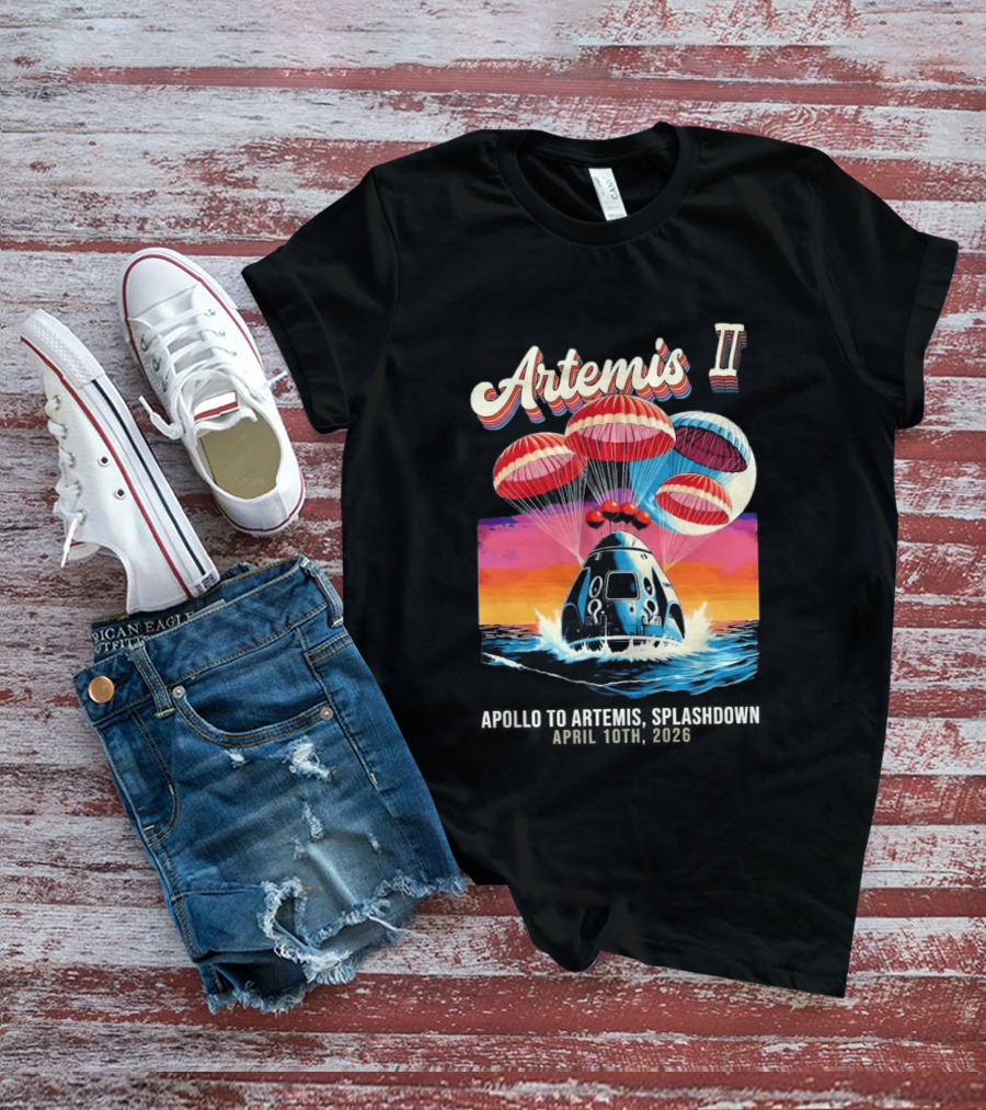 Artemis II Astronauts Splashdown Parachute Capsule Ocean T-Shirt