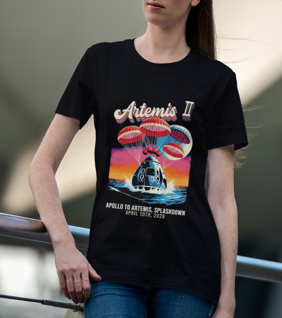 Artemis II Astronauts Splashdown Parachute Capsule Ocean T-Shirt