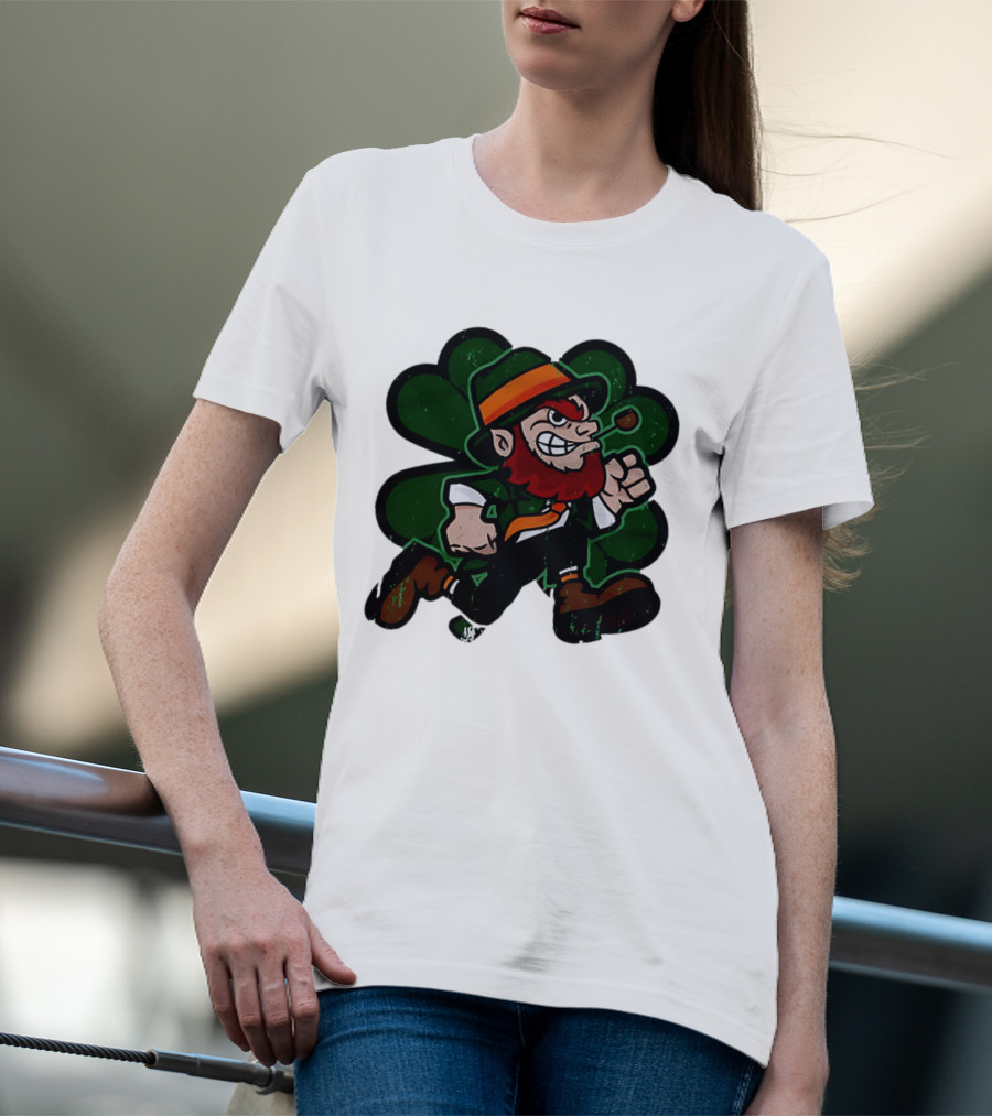 Leprechaun St. Patrick's Day Four Leaf Clover Smoking Pipe Vintage Irish T-Shirt