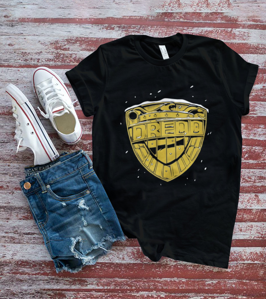 Judge Dredd Badge Winter Holiday Snowflakes T-Shirt