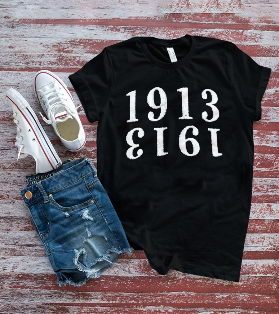 1913 Upside Down ǝƃɐsu 3191 T-Shirt