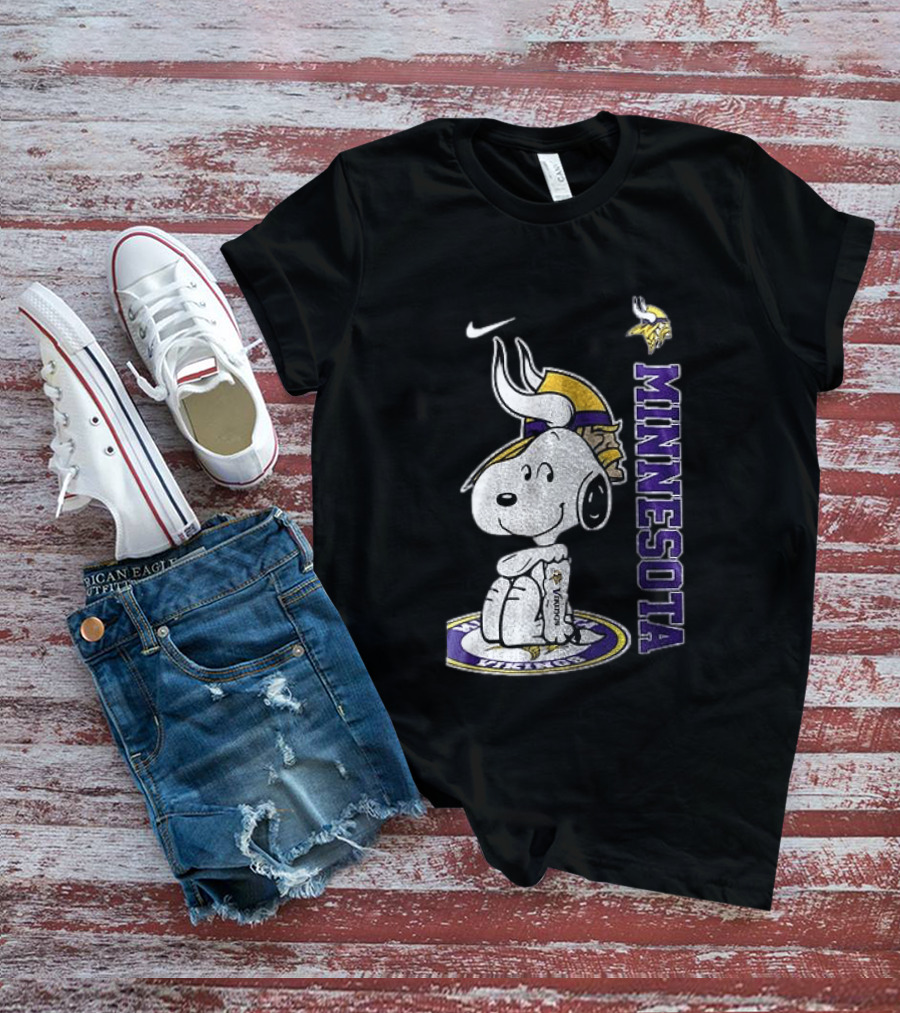 Minnesota Vikings Peanuts Snoopy Thank You For The Memories T-Shirt