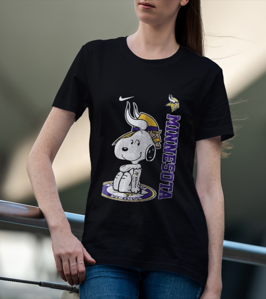 Minnesota Vikings Peanuts Snoopy Thank You For The Memories T-Shirt