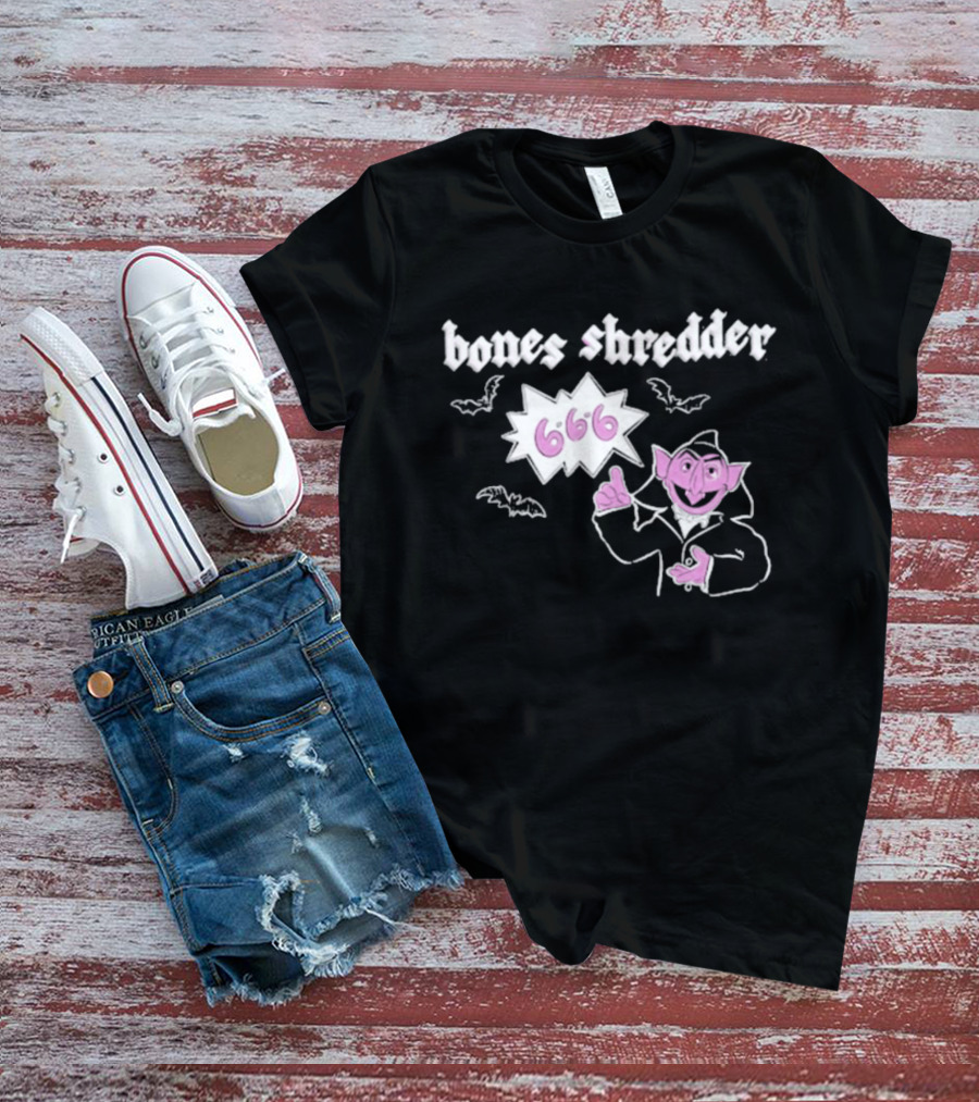 Bones Shredder Vampire Count 666 Halloween Bats T-Shirt