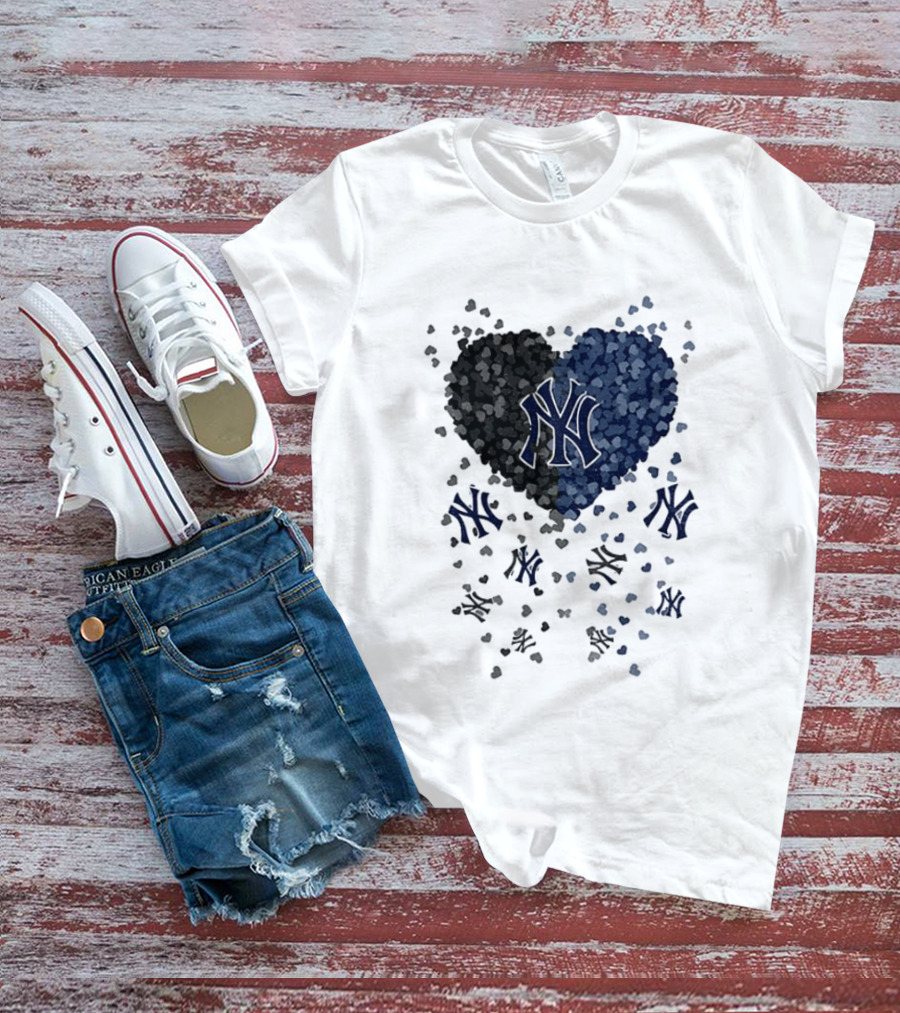 New York Yankees MLB Heart 2026 T-Shirt