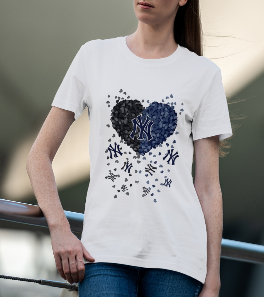 New York Yankees MLB Heart 2026 T-Shirt