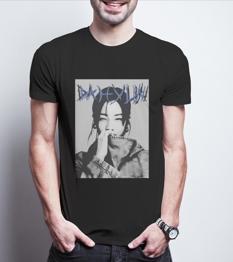 DAHYUN Photo Blue Text Style Black And White Image T-Shirt