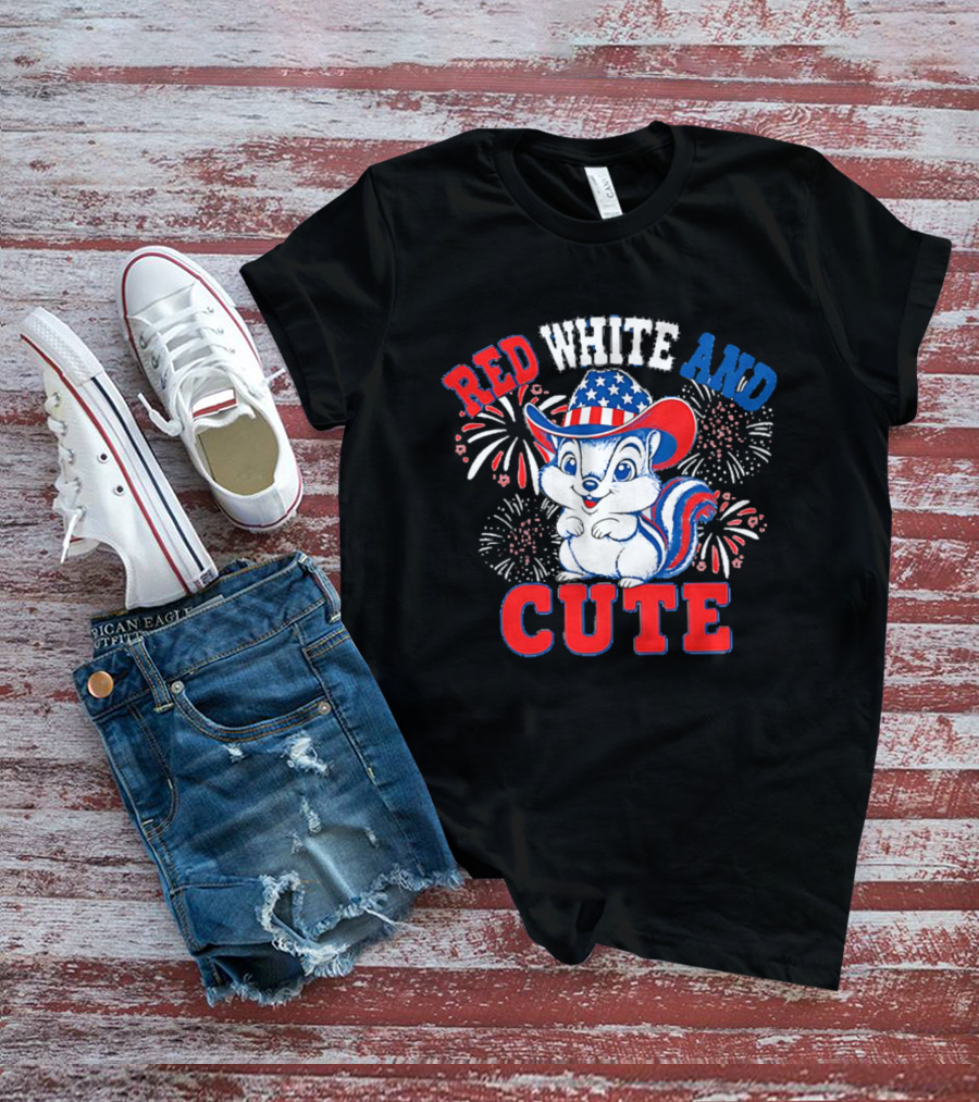 Red White And Cute Fireworks Patriotic Squirrel Cowboy Hat T-Shirt