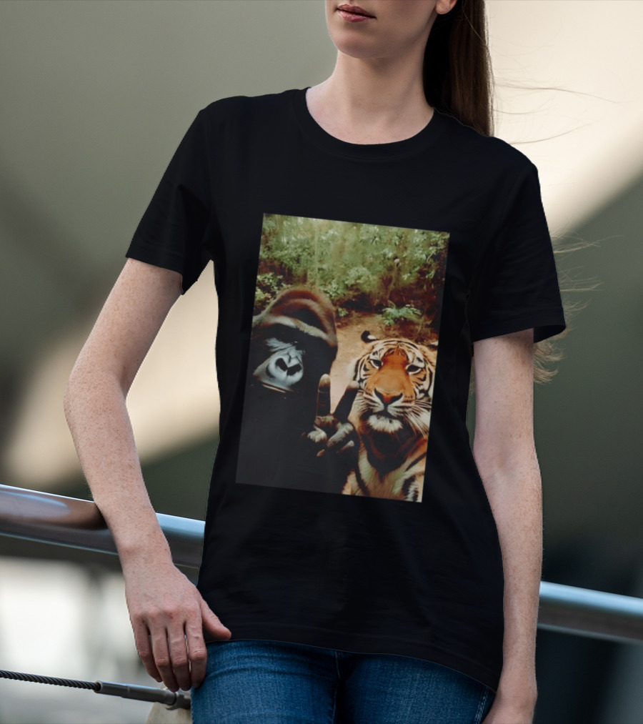Gorilla And Tiger Peace Selfie Hi T-Shirt