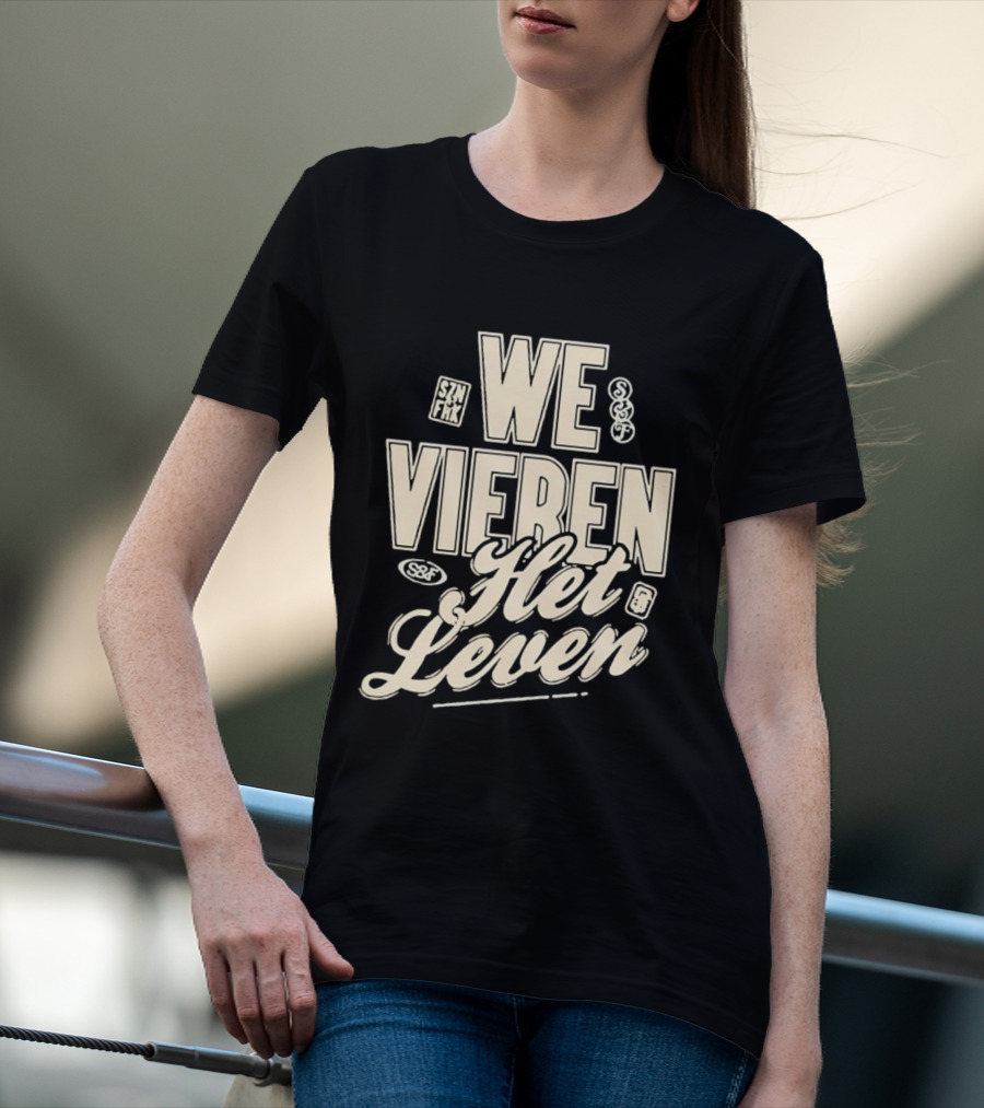 We Vieren Het Leven Tekst Stijl Met Bubbels En Sterren T-Shirt