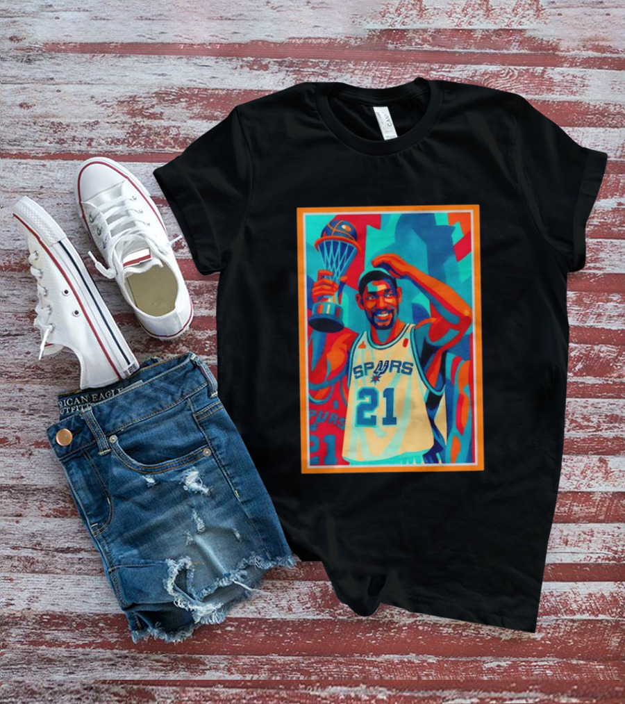 Tim Duncan San Antonio Spurs 21 Holding Trophy Victory Celebration T-Shirt