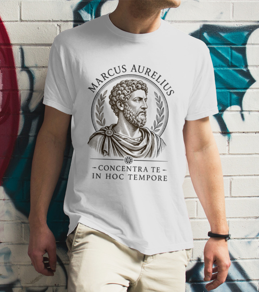 Marcus Aurelius Stoic Philosopher Roman Emperor Concentra Te In Hoc Tempore T-Shirt