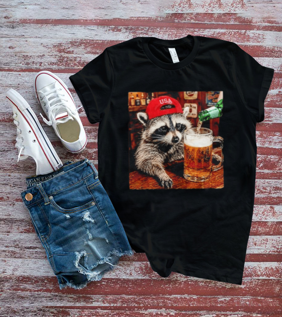 Patriotic Raccoon USA Hat Drinking Beer In Bar Scene T-Shirt