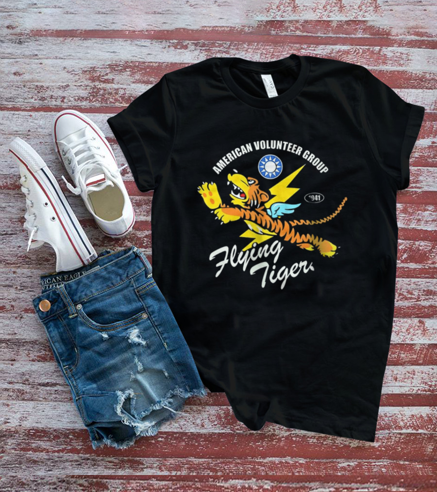Flying Tigers American Volunteer Group 1941 Emblem Art WWII Aviation History T-Shirt