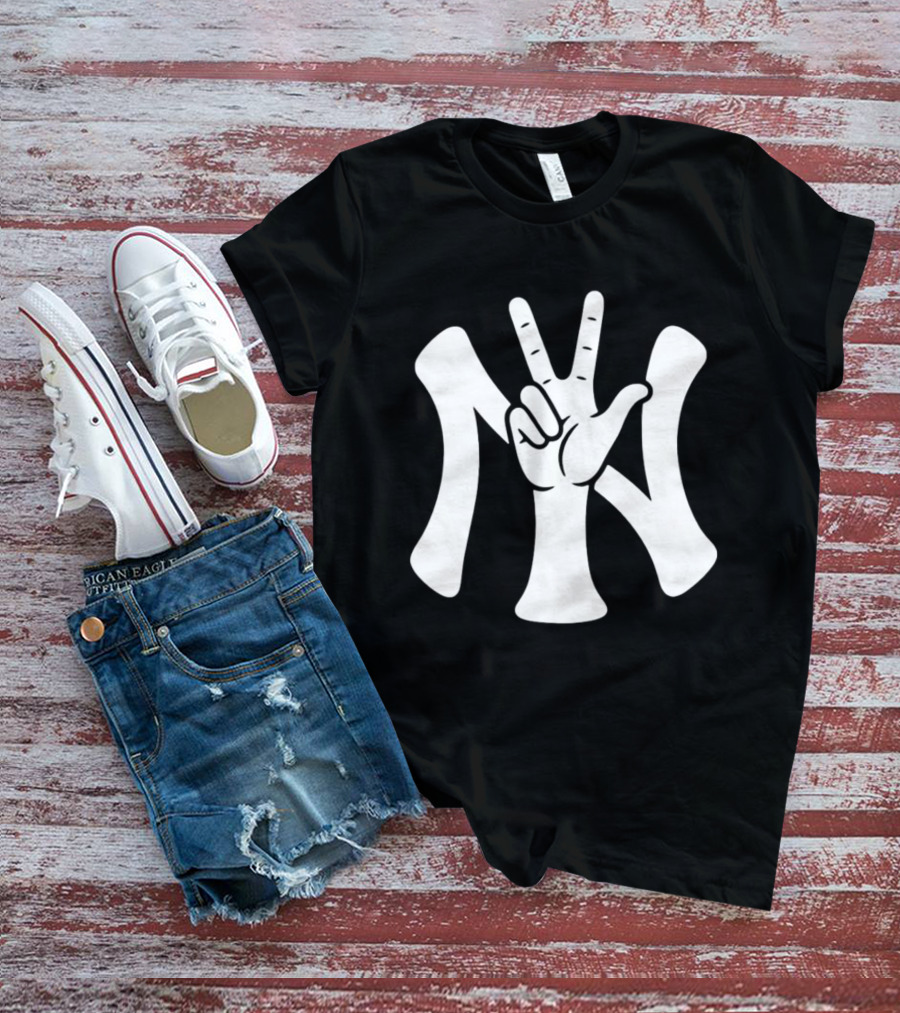 New York Yankees MLB Street Peace Hand Symbol 2026 T-Shirt