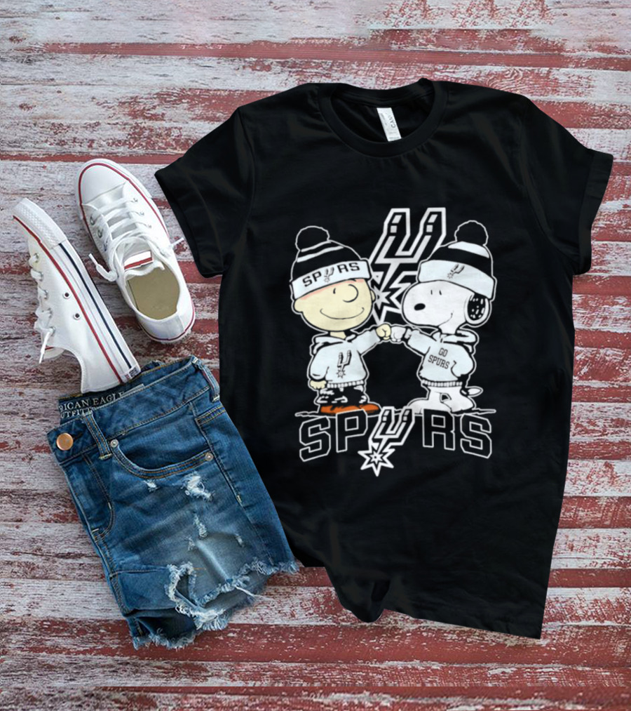 Peanuts Charlie Brown Snoopy San Antonio Spurs Fist Bump Spurs T-Shirt