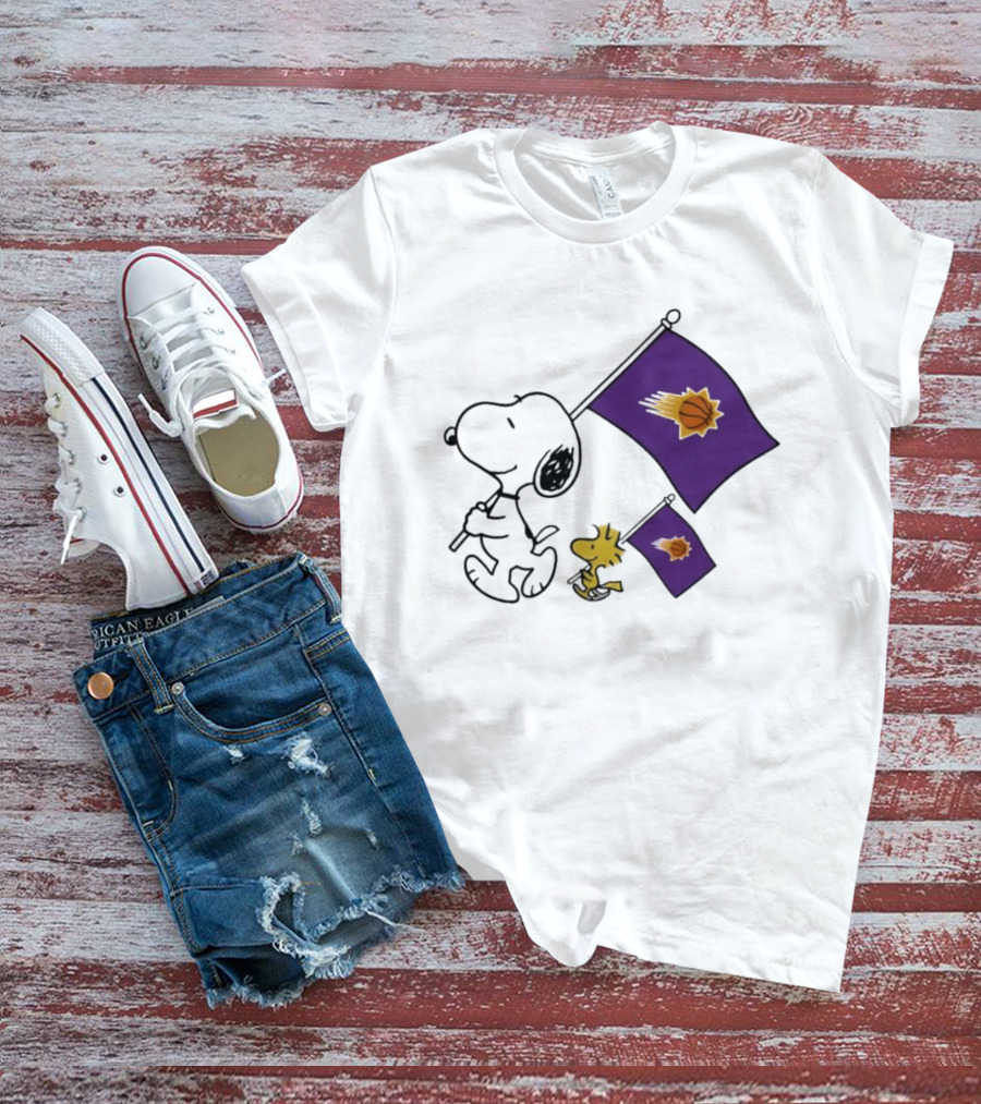 Phoenix Suns Snoopy Woodstock Holding Basketball Flag T-Shirt