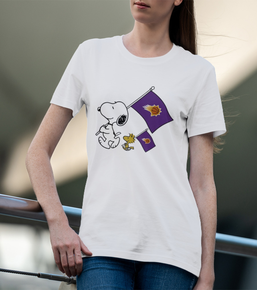 Phoenix Suns Snoopy Woodstock Holding Basketball Flag T-Shirt